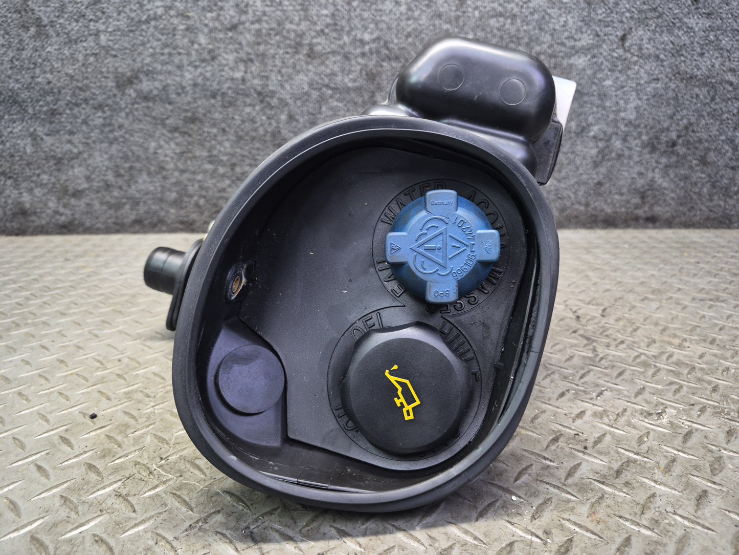 2005-2008 Porsche Boxster 987 Radiator Coolant Tank Reservoir Bottle