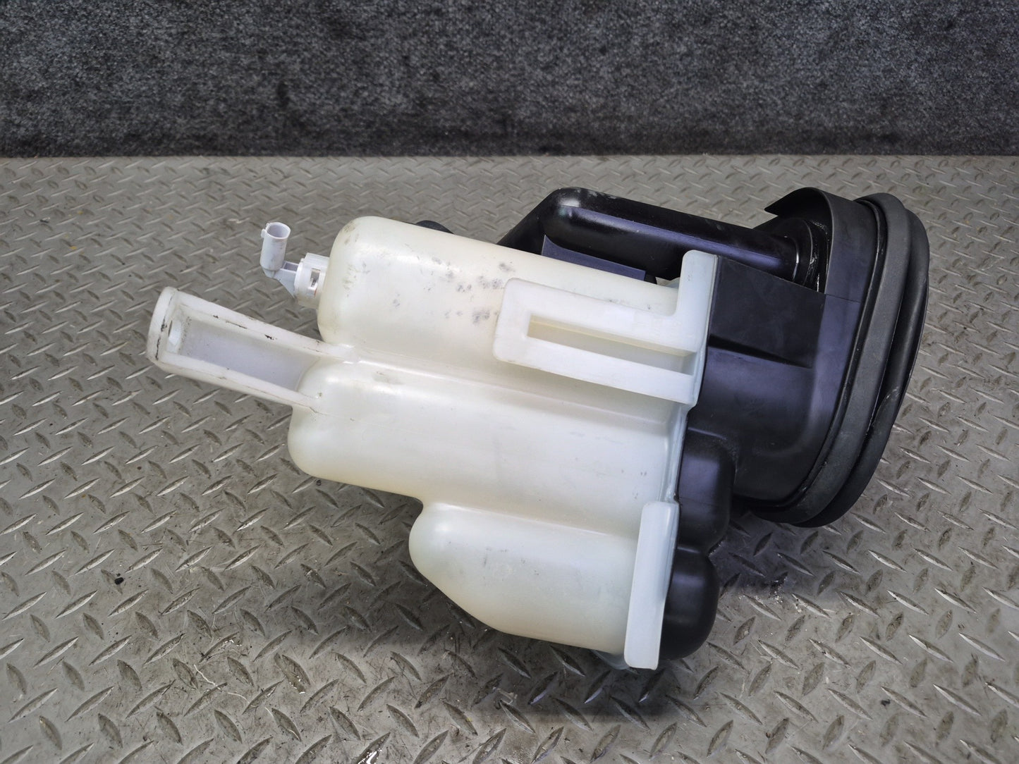 2005-2008 Porsche Boxster 987 Radiator Coolant Tank Reservoir Bottle