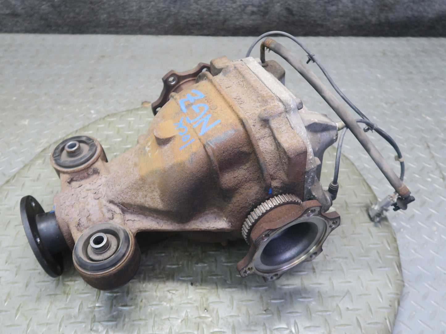 04-09 Nissan 350Z Z33 Convert M/T Rear Differential Carrier 3.54 Ratio LSD OEM