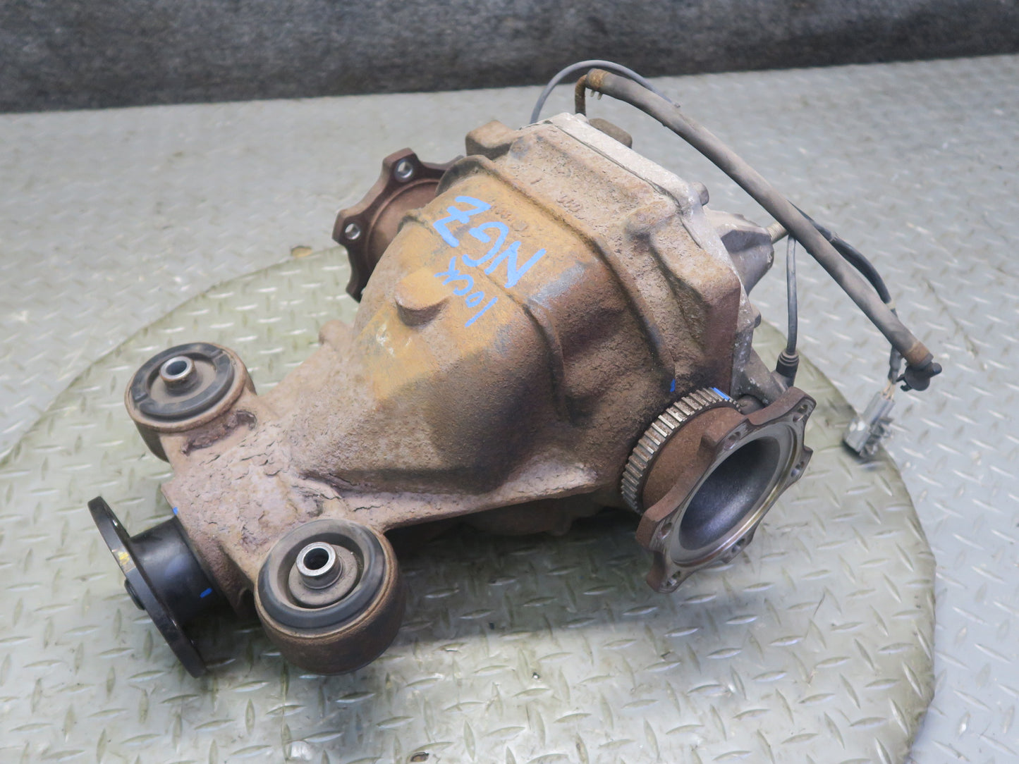 04-09 Nissan 350Z Z33 Convert M/T Rear Differential Carrier 3.54 Ratio LSD OEM