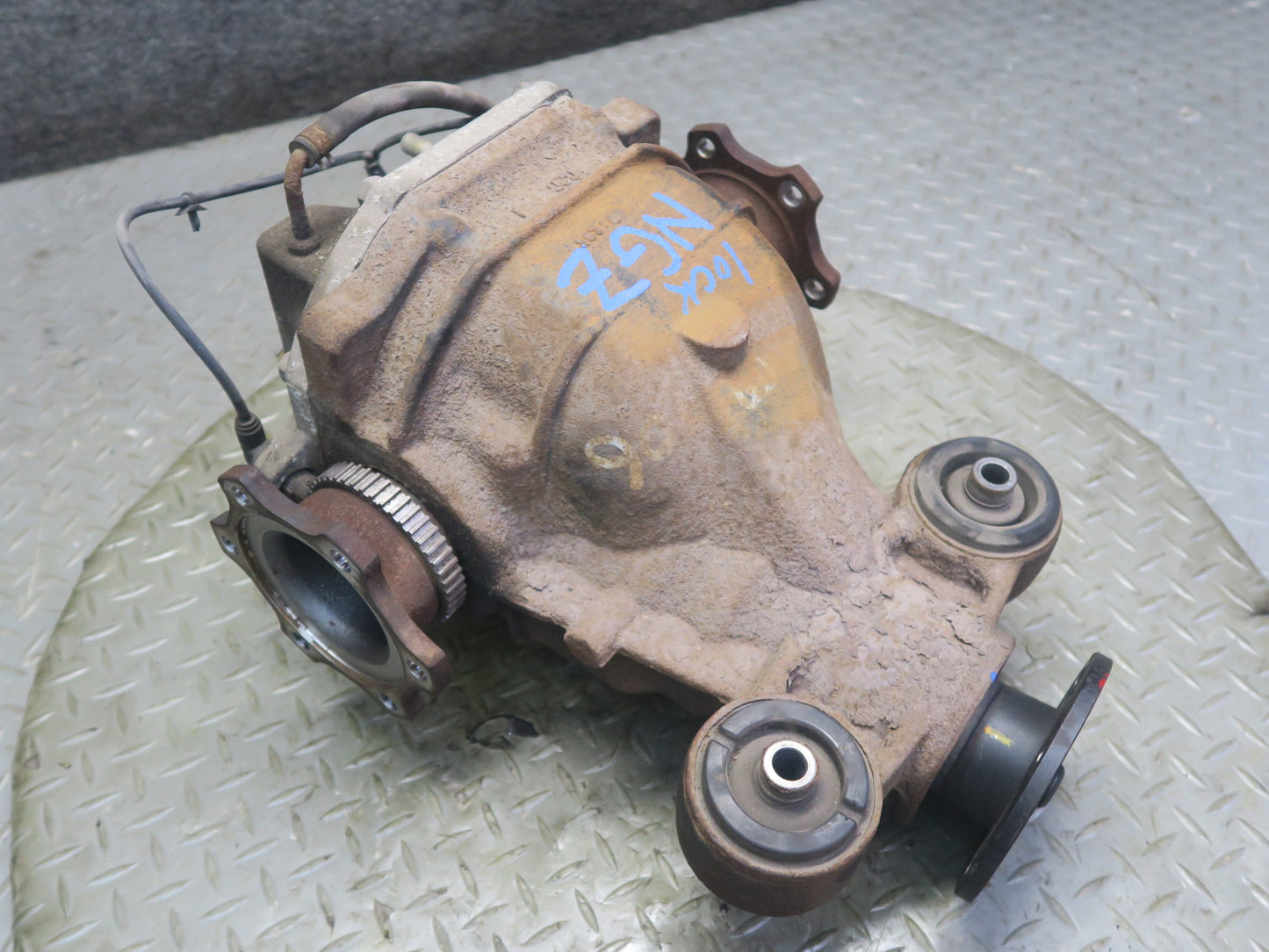 04-09 Nissan 350Z Z33 Convert M/T Rear Differential Carrier 3.54 Ratio LSD OEM