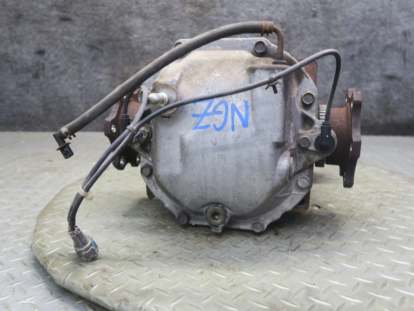 04-09 Nissan 350Z Z33 Convert M/T Rear Differential Carrier 3.54 Ratio LSD OEM