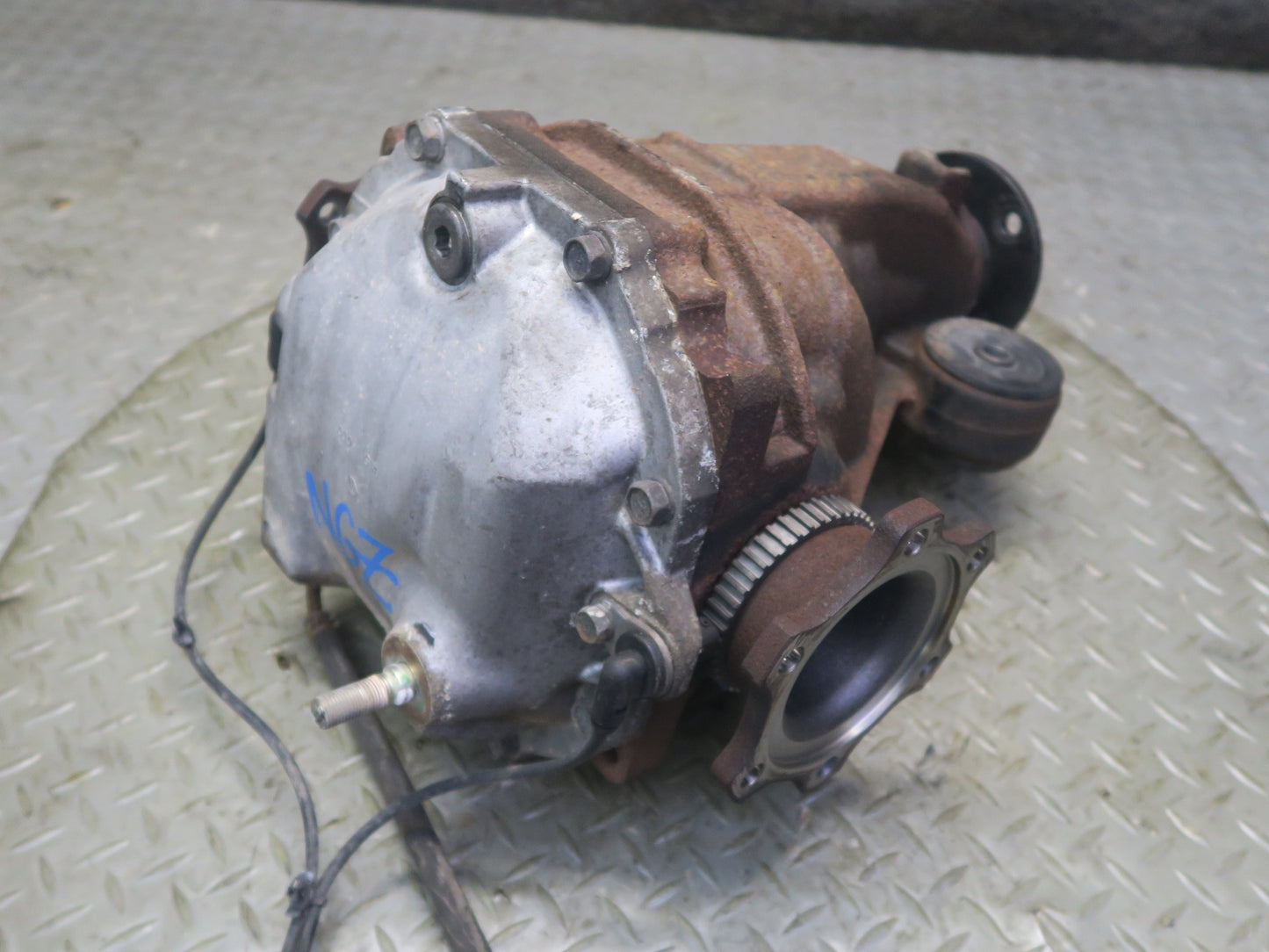 04-09 Nissan 350Z Z33 Convert M/T Rear Differential Carrier 3.54 Ratio LSD OEM