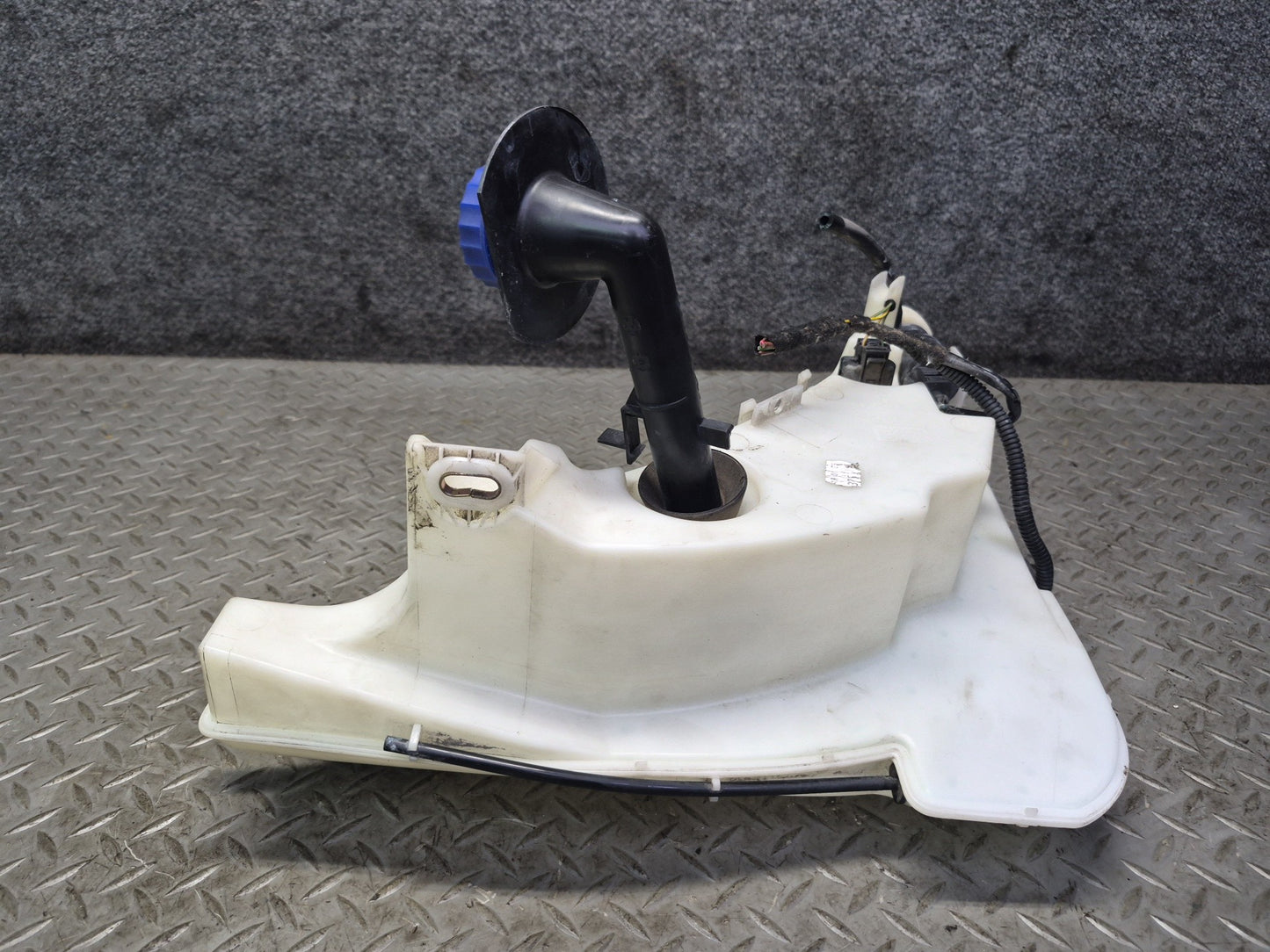 2005-2008 Porsche Boxster 987 Windshield Wiper Fluid Reservoir Bottle Tank