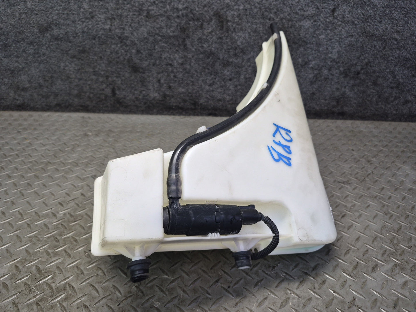 2005-2008 Porsche Boxster 987 Windshield Wiper Fluid Reservoir Bottle Tank