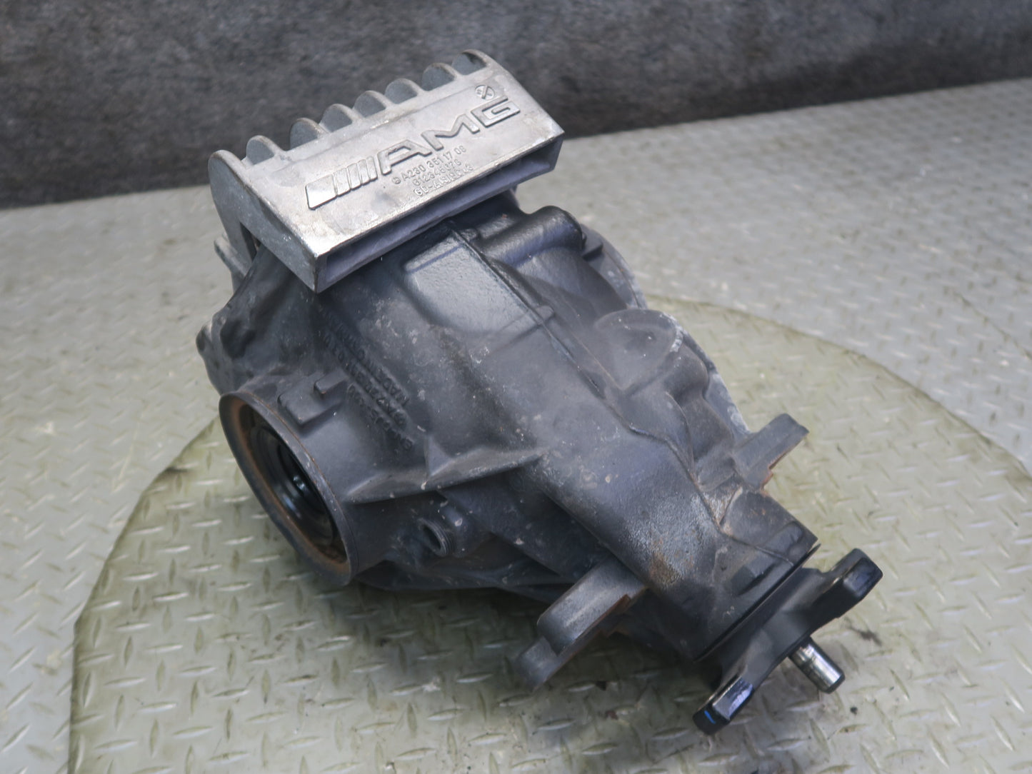 03-08 Mercedes R230 SL55 AMG Rear Differential Carrier 2.82 Ratio OEM