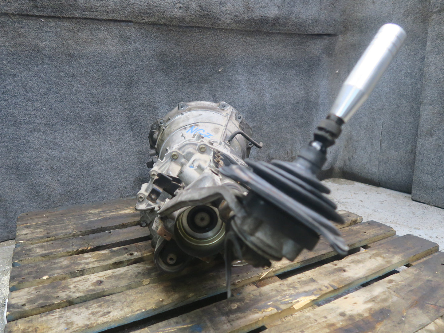 05-06 Nissan Z33 350Z FS6R31A M/T Manual Transmission w Gear Shifter OEM