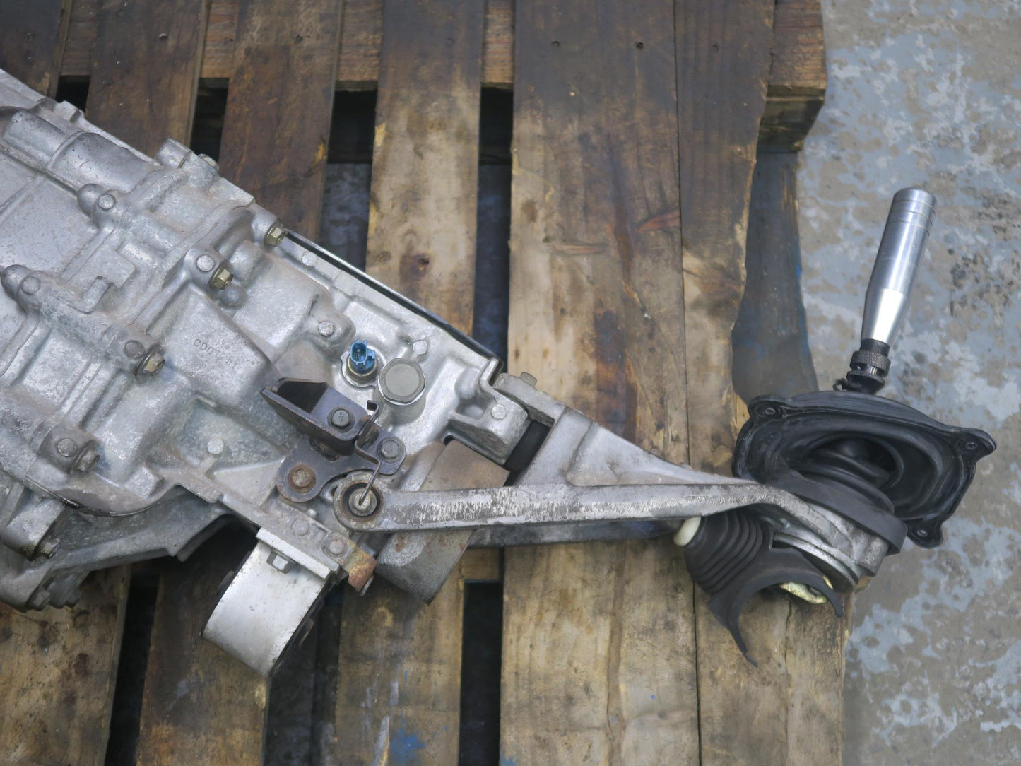 05-06 Nissan Z33 350Z FS6R31A M/T Manual Transmission w Gear Shifter OEM