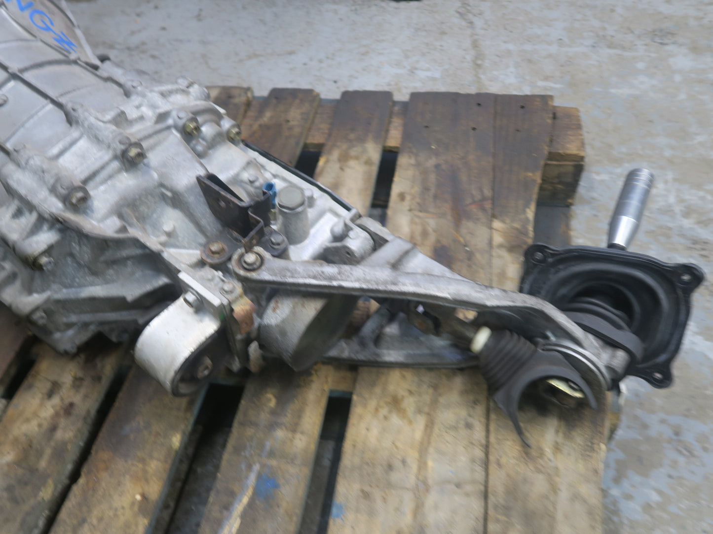 05-06 Nissan Z33 350Z FS6R31A M/T Manual Transmission w Gear Shifter OEM
