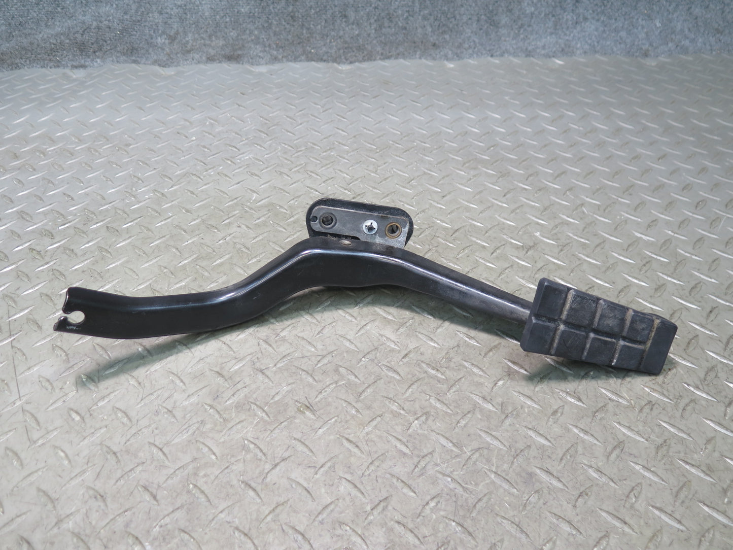 92-96 Chevrolet Corvette C4 Gas Acceleration Throttle & Brake Pedal Pad Set OEM