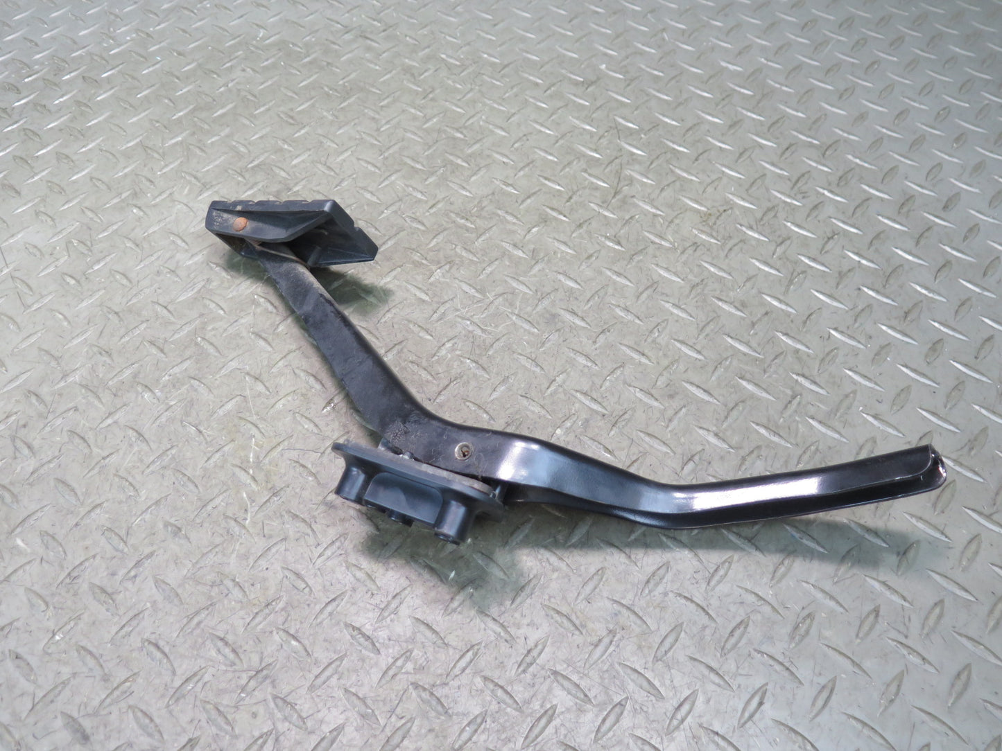 92-96 Chevrolet Corvette C4 Gas Acceleration Throttle & Brake Pedal Pad Set OEM