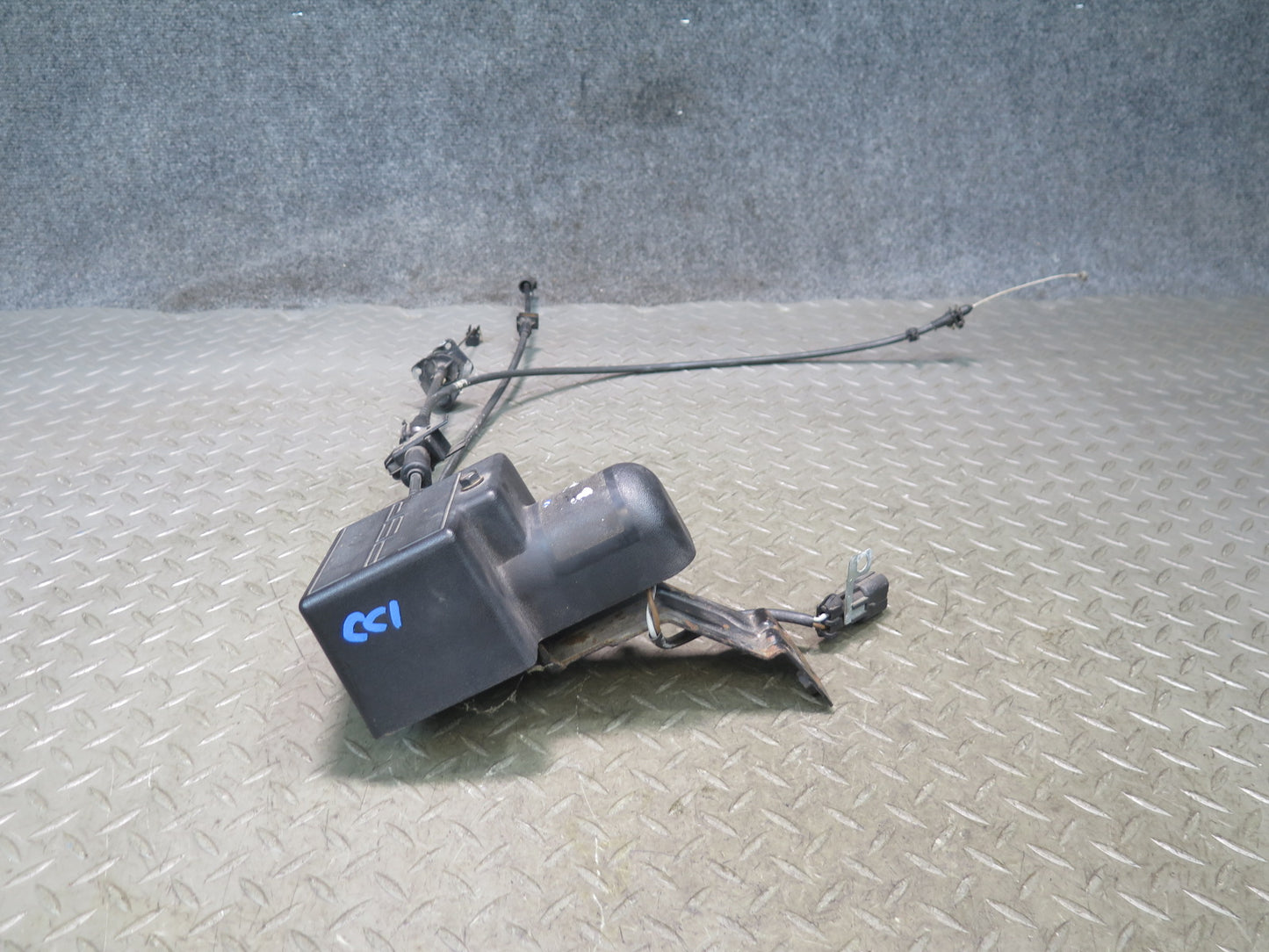 94-96 Chevrolet Corvette C4 Cruise Control Actuator Motor w Cables OEM
