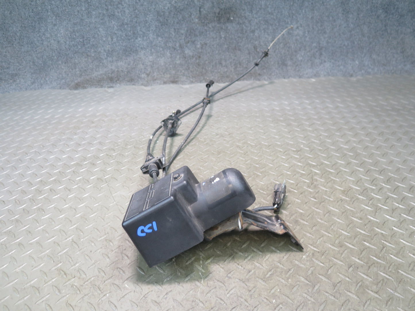 94-96 Chevrolet Corvette C4 Cruise Control Actuator Motor w Cables OEM