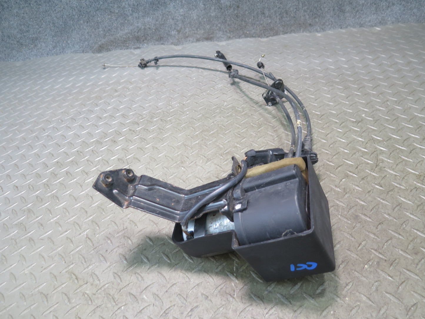 94-96 Chevrolet Corvette C4 Cruise Control Actuator Motor w Cables OEM