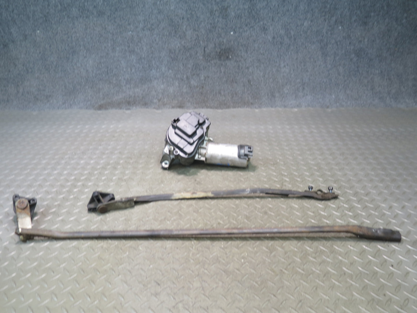 84-96 Chevrolet Corvette C4 Windshield Wiper Transmission Linkage w Motor OEM