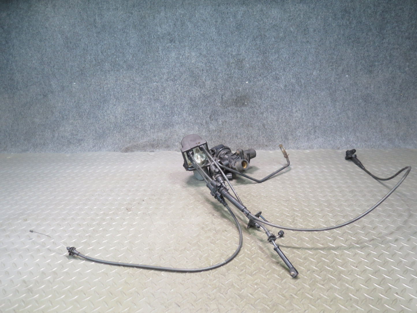 92-93 Chevrolet Corvette C4 Cruise Control Actuator Motor w Cables OEM