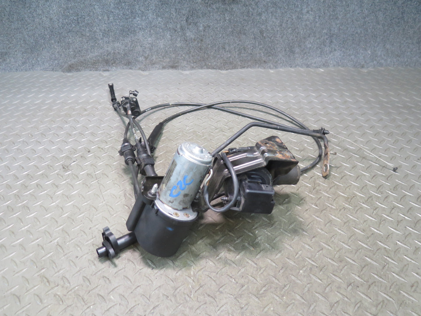 92-93 Chevrolet Corvette C4 Cruise Control Actuator Motor w Cables OEM