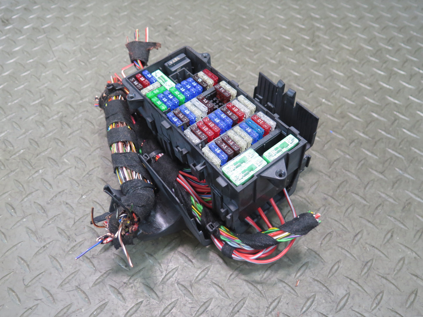 2005-2012 Porsche Boxster 987 Engine Fuse Relay Box Module Unit