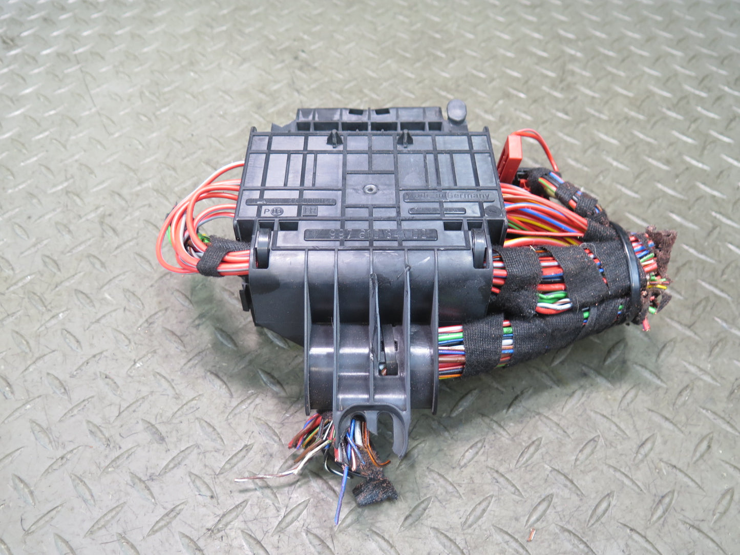 2005-2012 Porsche Boxster 987 Engine Fuse Relay Box Module Unit