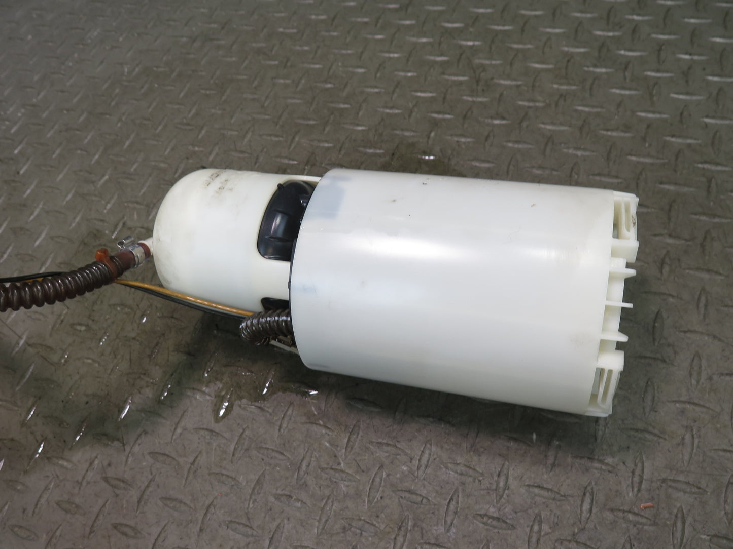2005-2008 Porsche Boxster 987 2.7L Fuel Pump Level Sensor Sending Unit Assembly