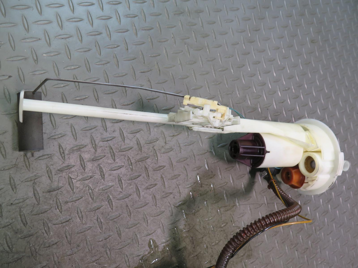 2005-2008 Porsche Boxster 987 2.7L Fuel Pump Level Sensor Sending Unit Assembly
