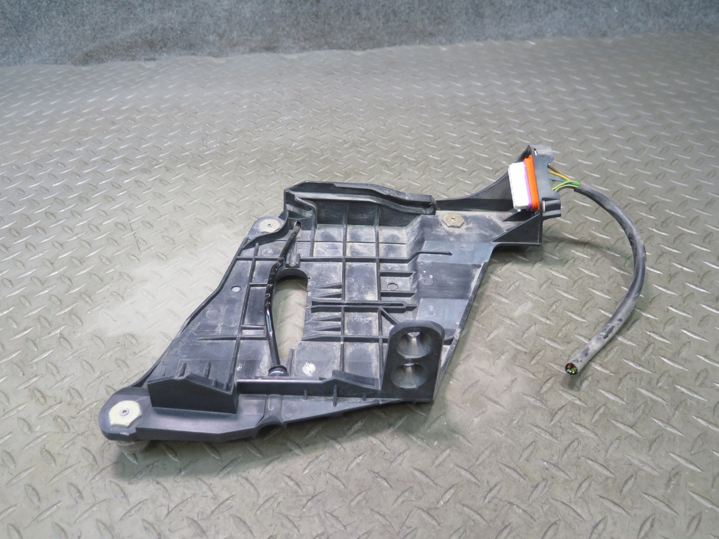 2005-2008 Porsche Boxster 987 Front Right Side Headlight Lamp Mount Bracket