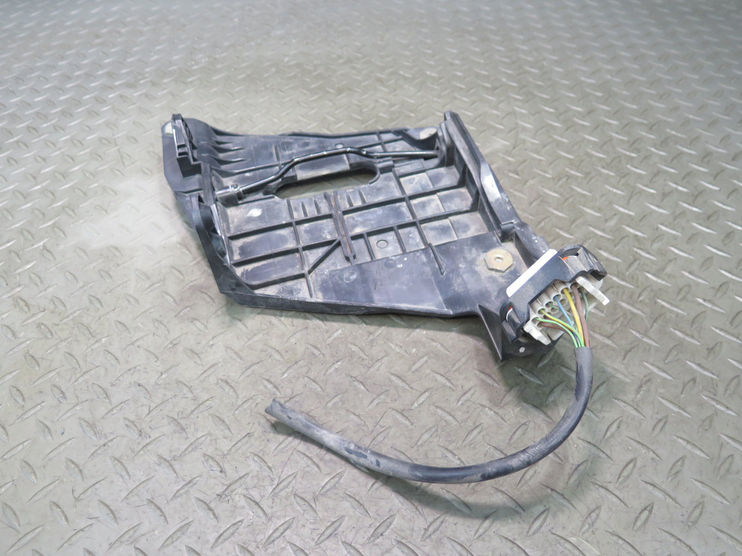 2005-2008 Porsche Boxster 987 Front Right Side Headlight Lamp Mount Bracket
