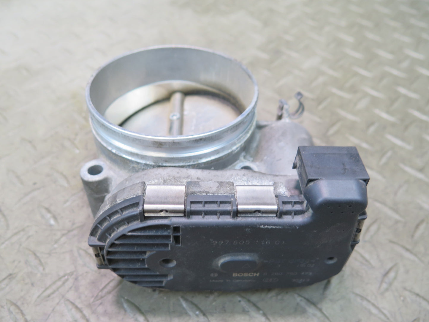2011-2018 Porsche Cayenne 958 Engine Motor Throttle Body 99760511601 OEM