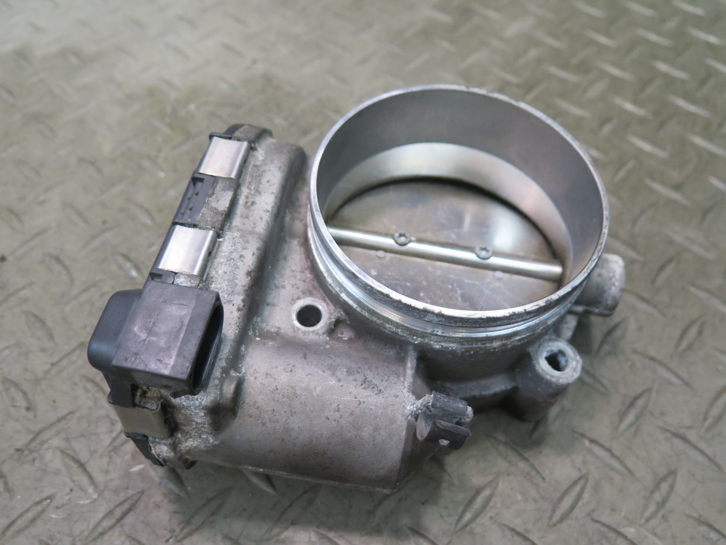 2011-2018 Porsche Cayenne 958 Engine Motor Throttle Body 99760511601 OEM