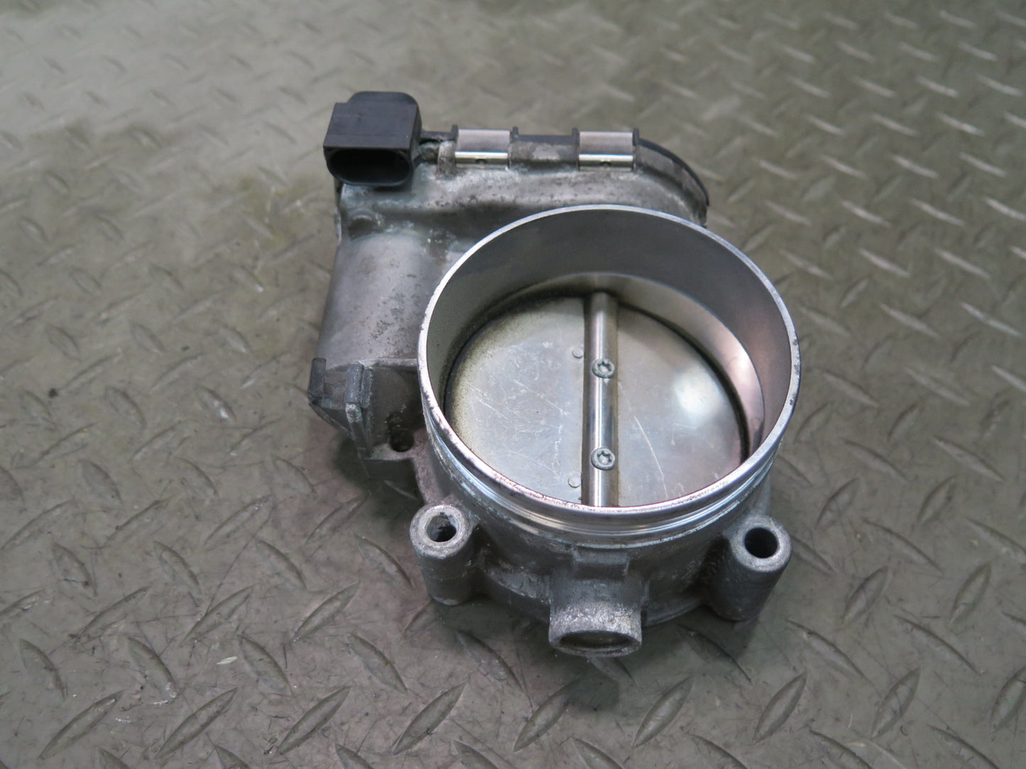 2011-2018 Porsche Cayenne 958 Engine Motor Throttle Body 99760511601 OEM