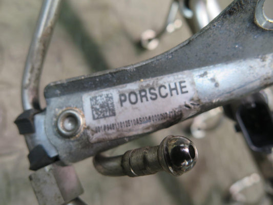2015-2018 Porsche Cayenne 958 4.8L Engine Fuel Rail