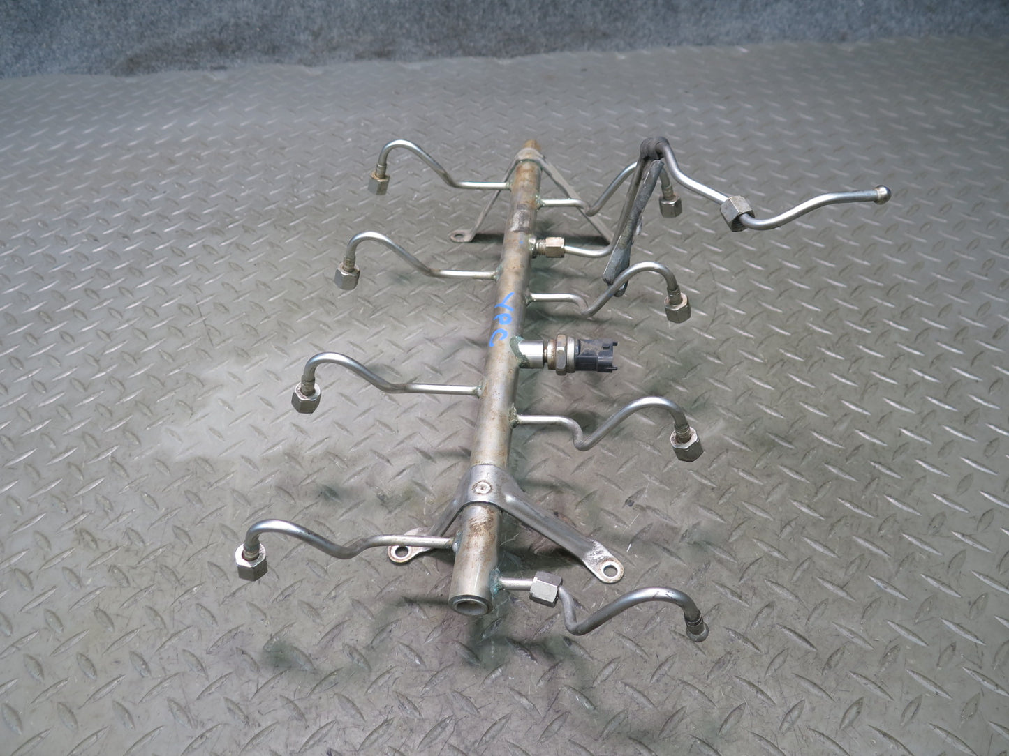 2015-2018 Porsche Cayenne 958 4.8L Engine Fuel Rail