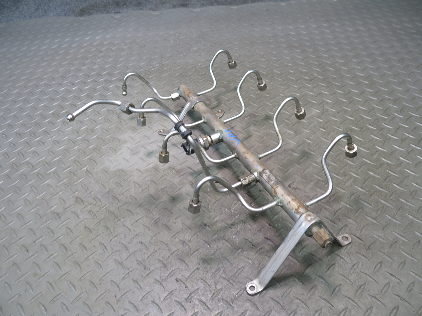 2015-2018 Porsche Cayenne 958 4.8L Engine Fuel Rail