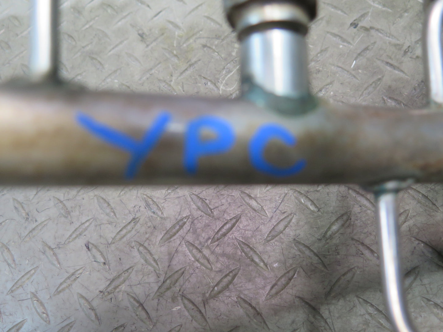 2015-2018 Porsche Cayenne 958 4.8L Engine Fuel Rail