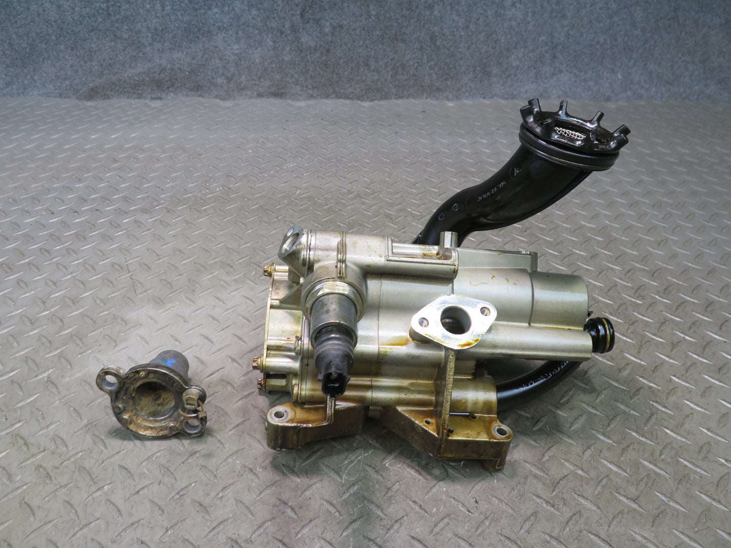 2011-2014 Porsche Cayenne 958 4.8L NON Turbo Engine Motor Oil Pump w Pickup Tube