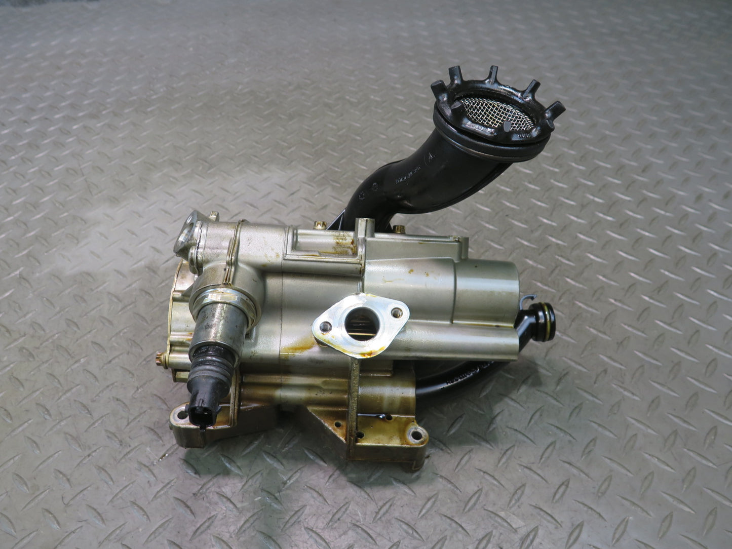 2011-2014 Porsche Cayenne 958 4.8L NON Turbo Engine Motor Oil Pump w Pickup Tube