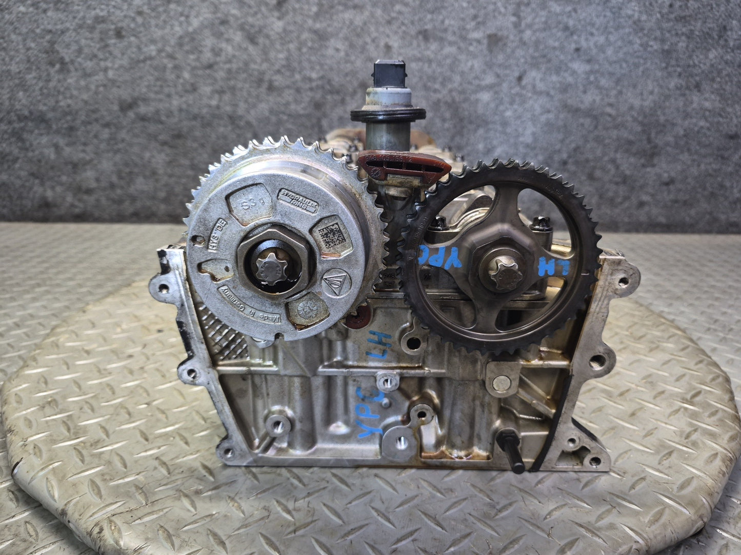 13-14 Porsche Cayenne 958 GTS 4.8L M48.02 Engine Left Cylinder Head w Camshafts