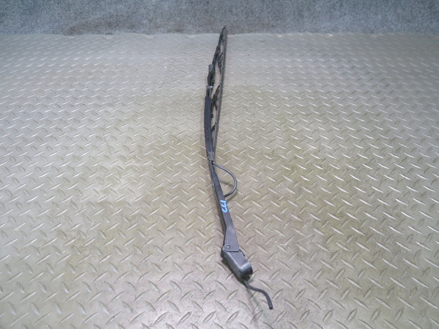 2011-2018 Porsche Cayenne 958 Front Left & Right Windshield Wiper Arm Set of 2