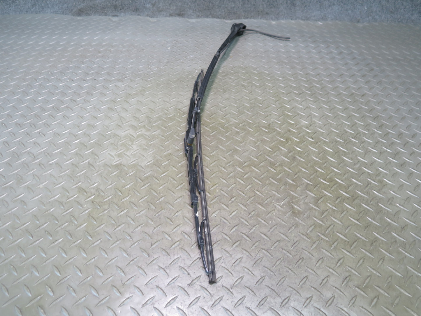 2011-2018 Porsche Cayenne 958 Front Left & Right Windshield Wiper Arm Set of 2