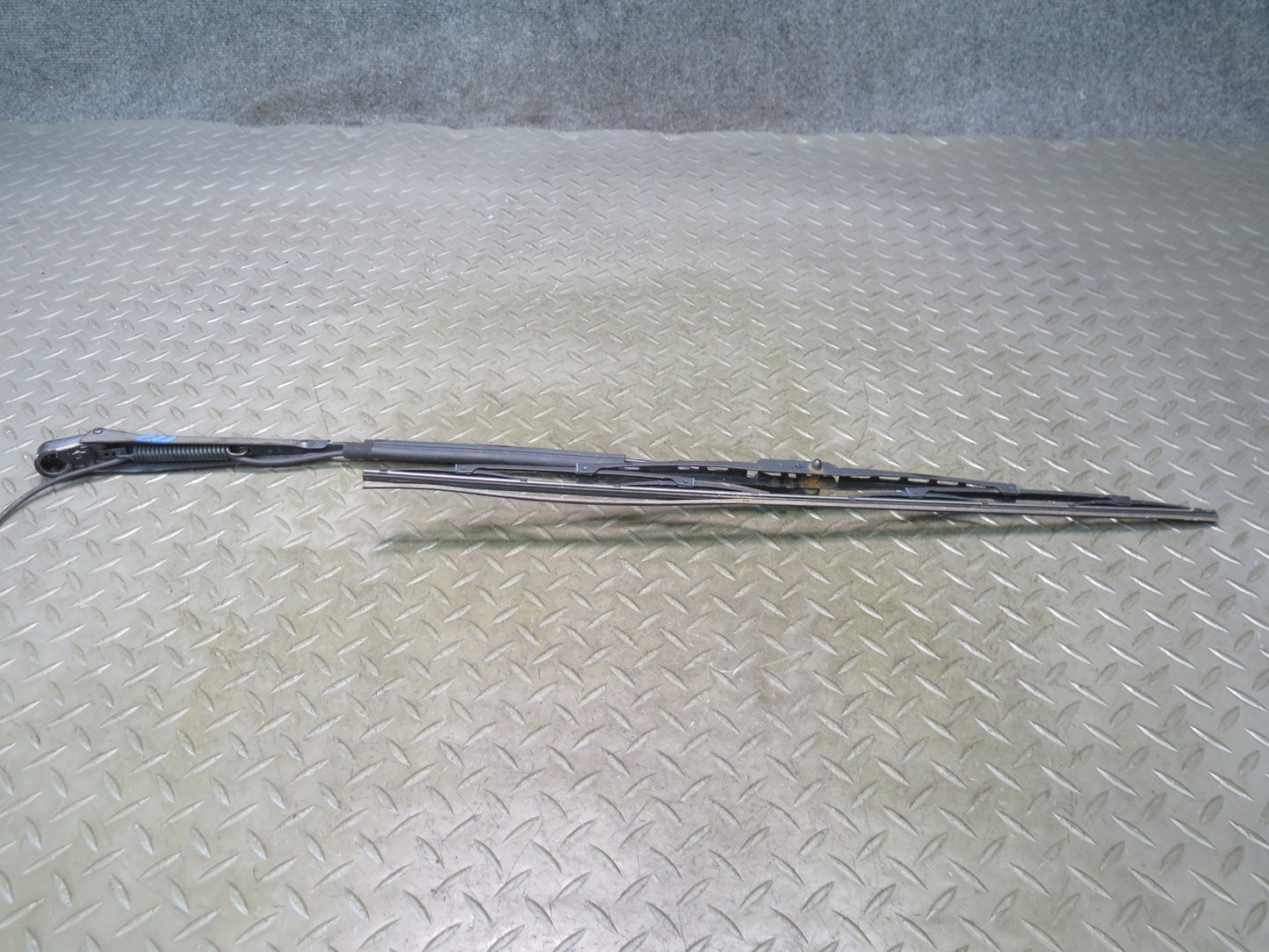 2011-2018 Porsche Cayenne 958 Front Left & Right Windshield Wiper Arm Set of 2