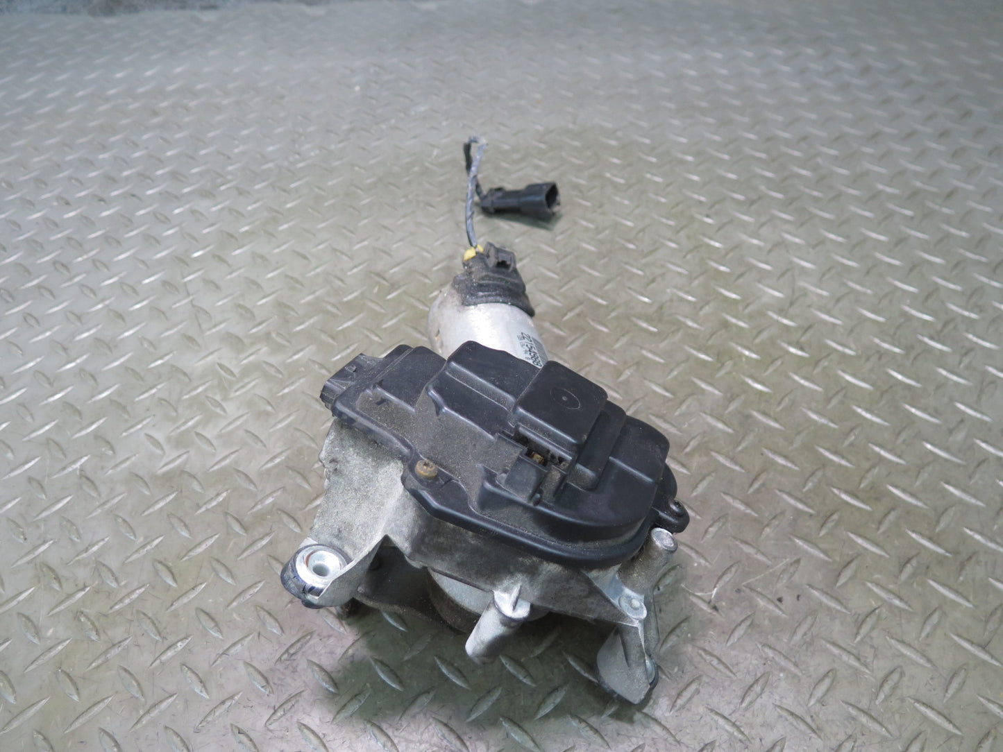 84-96 Chevrolet Corvette C4 Windshield Wiper Transmission Linkage w Motor OEM