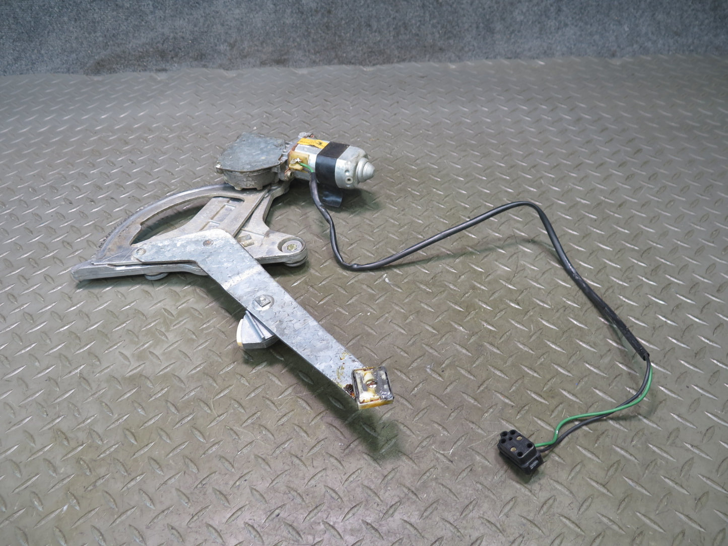 86-91 Mercedes W126 560SEL Sedan Rear Right Door Window Regulator w Motor OEM