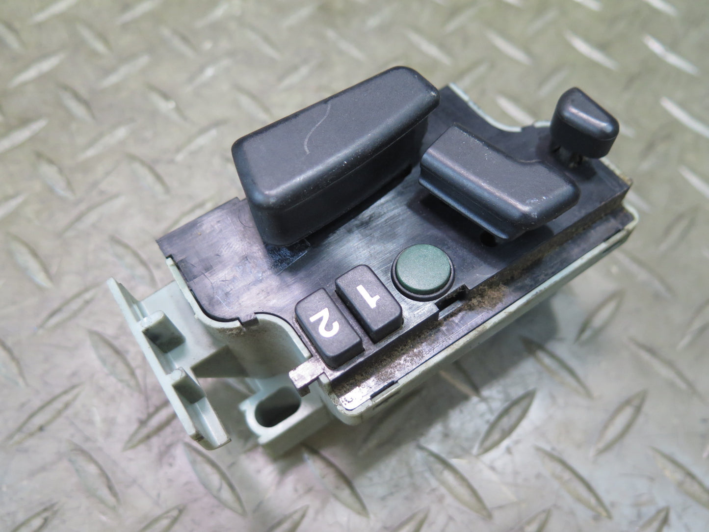 86-91 Mercedes W126 560SEL Front Left Driver Seat Adjustment Memory Switch OEM