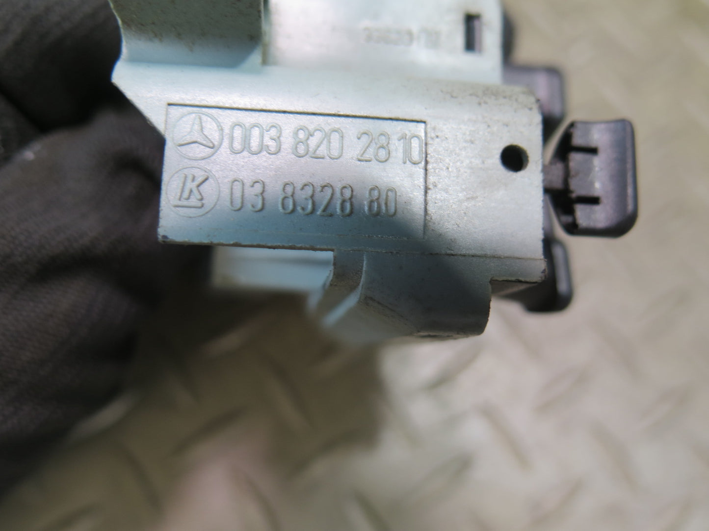 86-91 Mercedes W126 560SEL Front Right Pass Seat Adjustment Memory Switch OEM