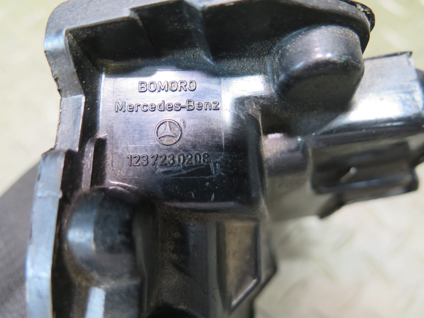 86-91 Mercedes W126 560SEL Front Right Door Lock Latch OEM