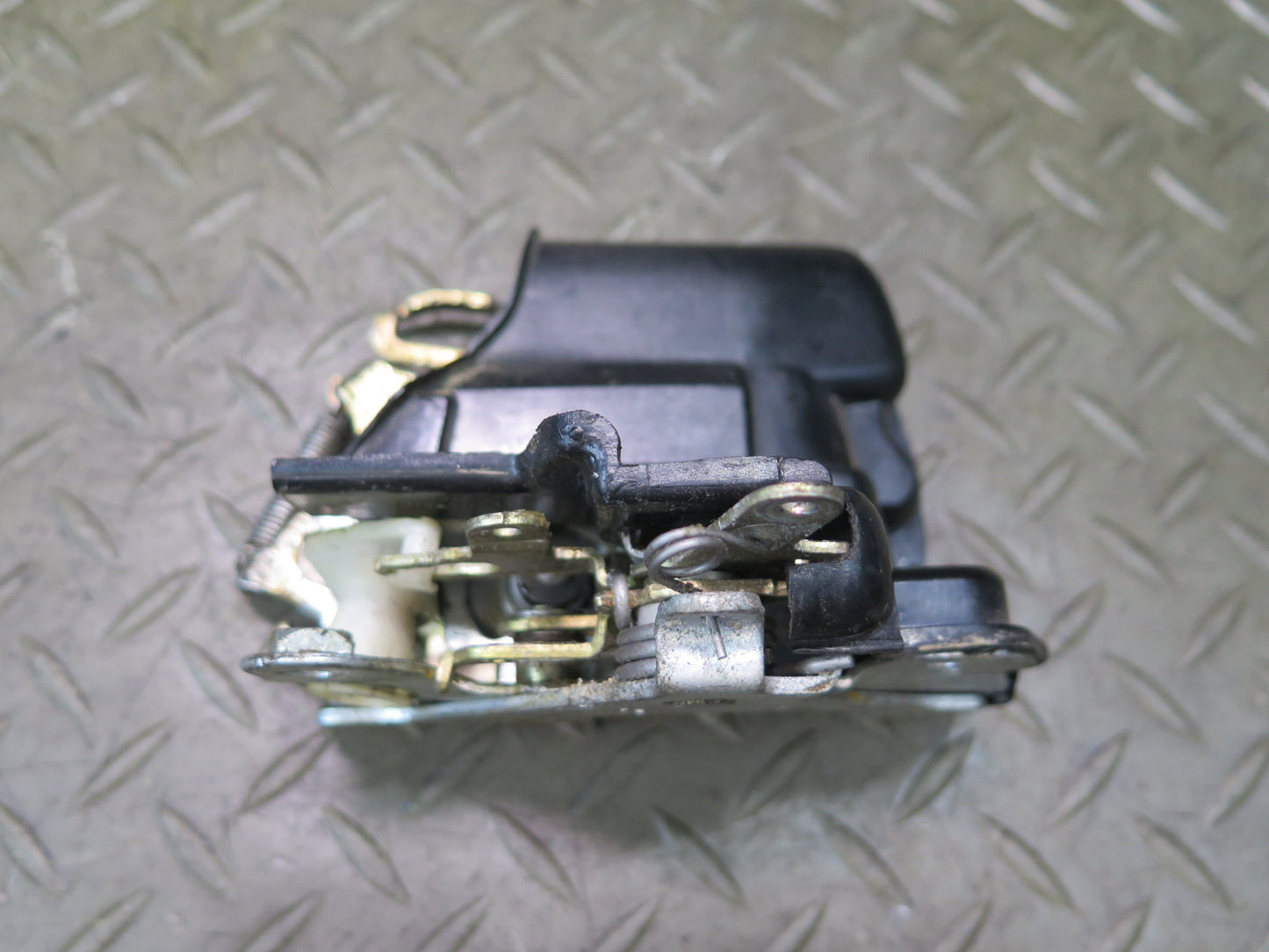 86-91 Mercedes W126 560SEL Front Right Door Lock Latch OEM