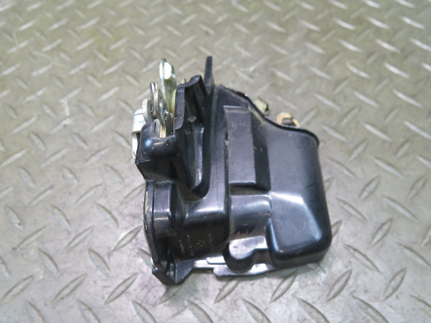 86-91 Mercedes W126 560SEL Front Right Door Lock Latch OEM