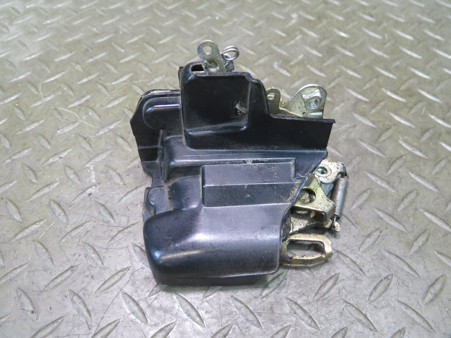 86-91 Mercedes W126 560SEL Front Right Door Lock Latch OEM
