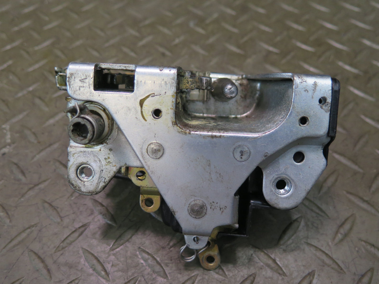 86-91 Mercedes W126 560SEL Front Left Door Lock Latch 1237230108 OEM