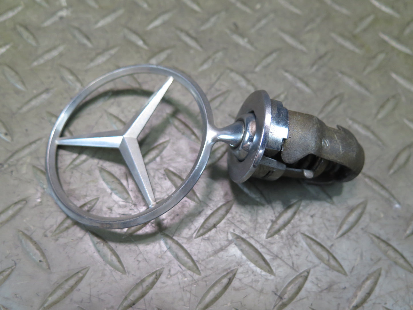 86-91 Mercedes W126 Front Hood Emblem Logo Star Badge OEM